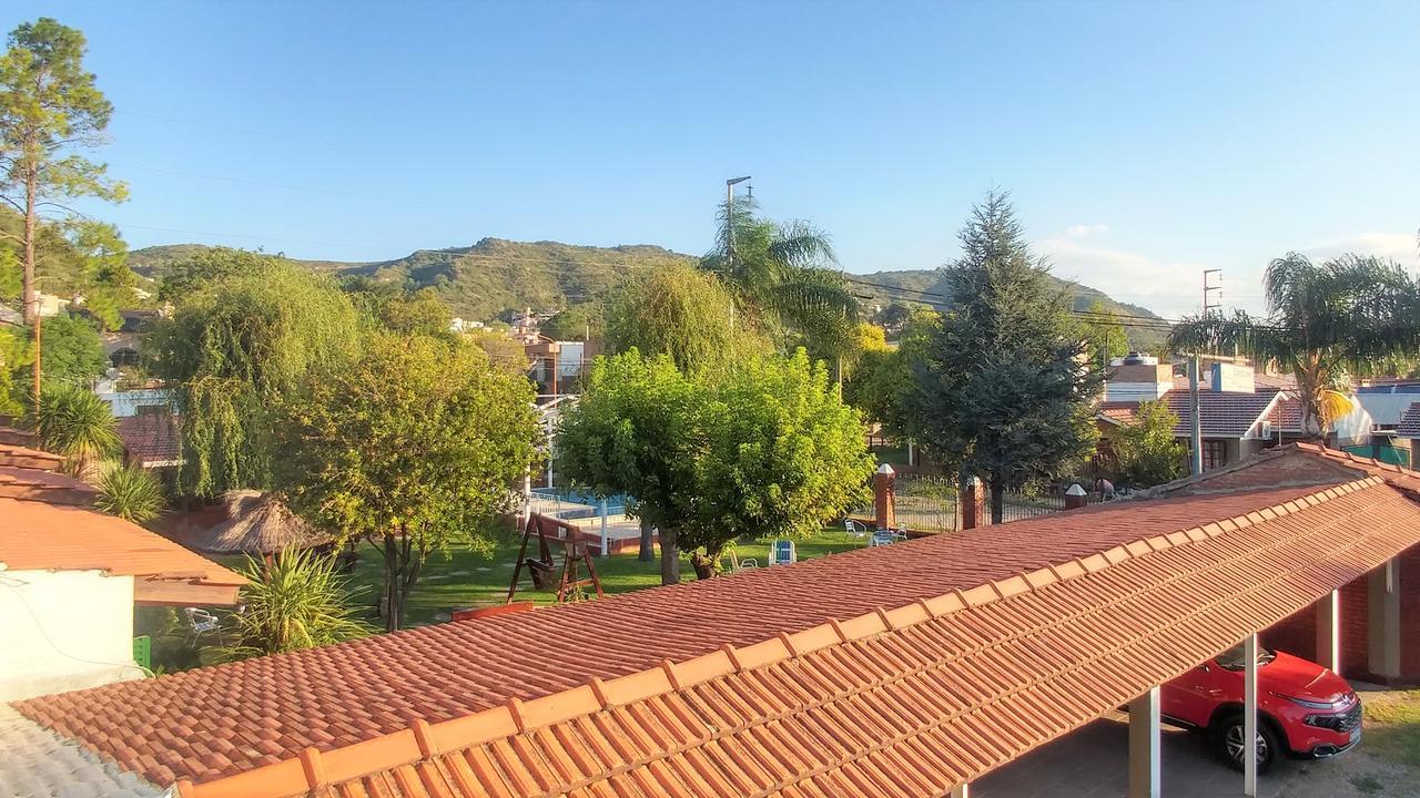 ヴィラ・カルロス・パス Bungalows Punta Azulアパートホテル エクステリア 写真